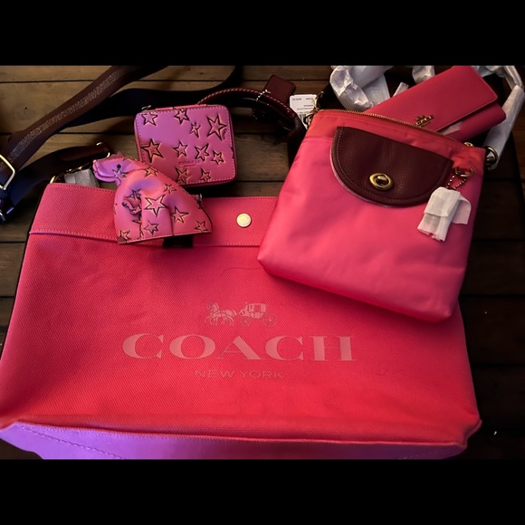NWT! Coach XXL Pink tote 5 set/final price drop!!!!! FIRM - Picture 10 of 16